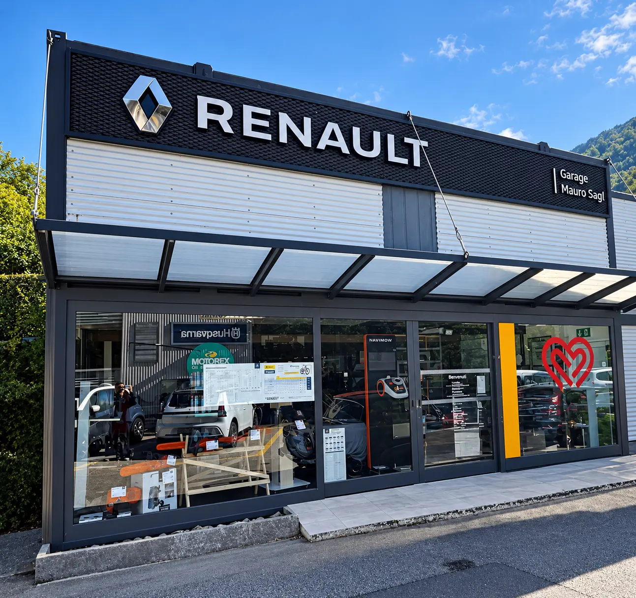 L’esposizione Renault del Garage Mauro a Corzoneso